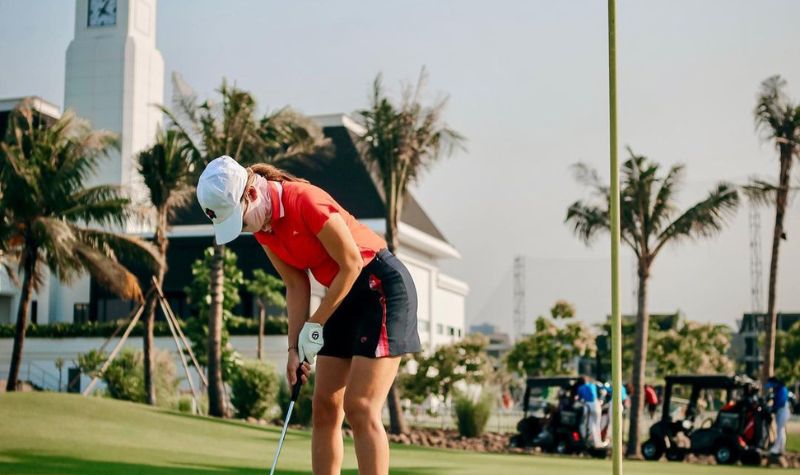 Pakai Masker Saat Olahraga, Cantiknya Luna Maya Tetap Kelihatan ‘Wow’ 3 Lampiran Gambar