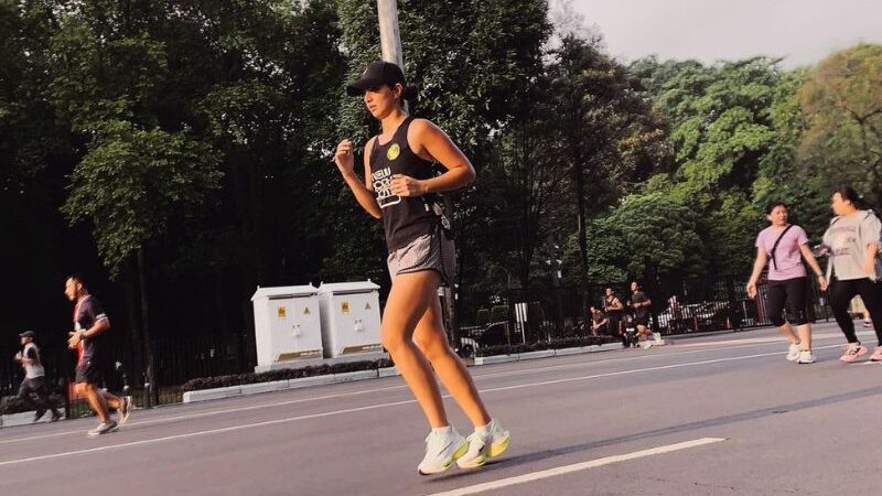 Nia Ramadhani terlihat sering berolahraga di GBK buat banyak netizen semakin suka dengan sosoknya yang sekarang ini.