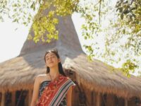 Ranty Maria saat kenakan tenun ikat Sumba, buat banyak netizen kesulitan untuk mendefiniskan keccantikan parasnya yang menawan.