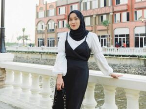 Ririe Fairuz malah merasa pusing memikirkan dimana keberadaan jodohnya hingga saat ini yang masih belum juga datang.
