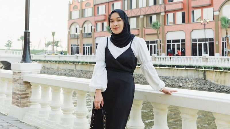 Ririe Fairuz malah merasa pusing memikirkan dimana keberadaan jodohnya hingga saat ini yang masih belum juga datang.