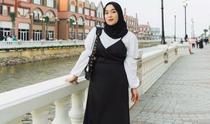 Ririe Fairuz Pusing, Jodohnya Kok Tak Kunjung Datang Juga 3 Lampiran Gambar