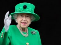 Cekricek.id - Kabar duka kali ini datang dari negeri Britania Raya, Ratu Elizabeth II meninggal dunia. Intip berbagai foto cantik masa mudanya