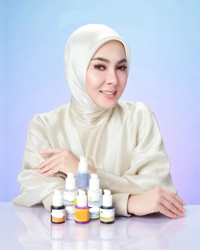 Jadi Brand Ambassador Produk Kecantikan, Syahrini Malah Dihujat Netizen 2 Lampiran Gambar
