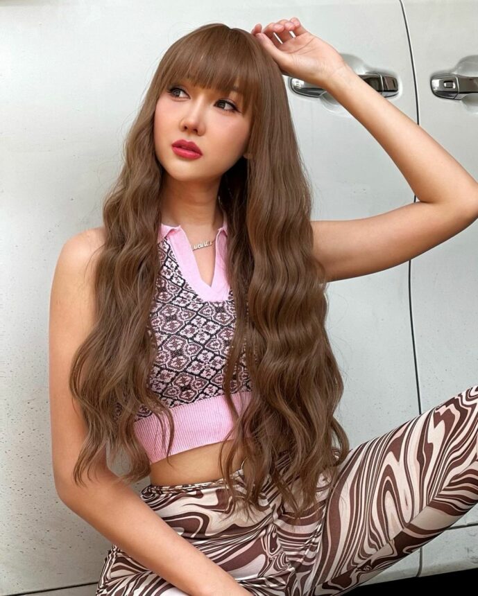 Tutupi Jidat Jenong dengan Poni, Lucinta Luna Dipuji Cantik Mirip Barbie 2 Tutupi Jidat Jenong dengan Poni, Lucinta Luna Dipuji Cantik Mirip Barbie
