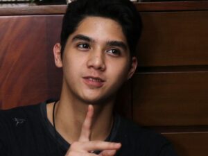 Al Ghazali belum lama ini berulang tahun yang ke-25, di ulang tahunnya kali ini, Al Ghazali berstatus sebagai jomblo setelah putus.