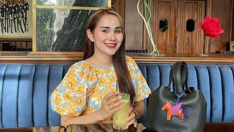 Isa Zega sindir Lucinta Luna dengan menyebutkan bahwa  hasil operasi Lucinta gagal dan membuatnya tampak seperti nenek-nenek.