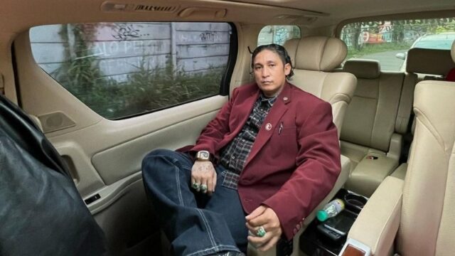 Firdaus Oiwobo kini telah dilaporkan ke polisi terkait pernyataanya yang menyebutkan bahwa syahadat akan batal jika tak percaya dukun.