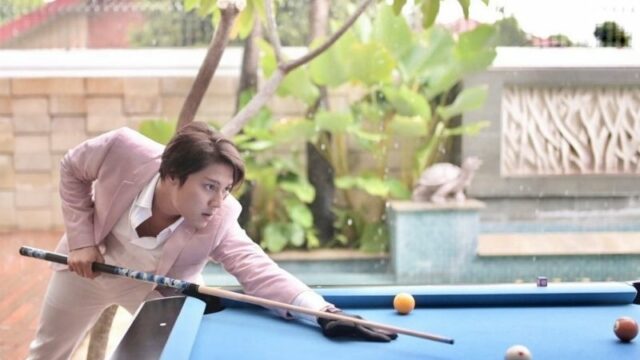 Pemberitaan seputar Rizky Billar semakin membuat para netizen geger, pasalnya netizen temukan jejak digital Billar pernah jual diri secara online.