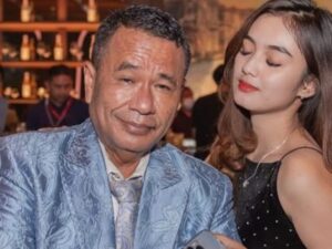 Seorang wanita bernama Regina berhasil menjadi artis berkat dirinya yang diangkat menjadi asisten pribadi pengacara Hotman Paris.