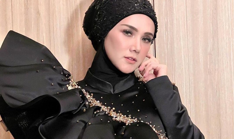 5 Artis yang Ganti Nama, Sudah Tahu? 6 5 Artis yang Ganti Nama
