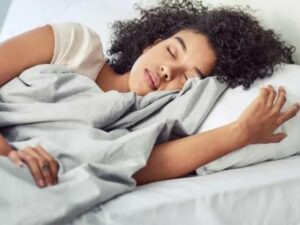 Otak kita memiliki struktur yang sangat rumit. Terdapat miliaran neuron dan dapat menghasilkan daya sekitar 25 watt. Namun, di balik itu semua, tidur adalah salah satu faktor utama yang mempengaruhi kinerja otak manusia.