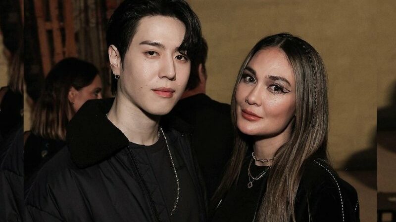 Cekricek.id - Luna Maya melalui unggahan di akun media sosialnya membagikan beberapa potret saat dirinya mengikuti Milan Fashion Week di Milan, Italia. Pada salah satu foto, artis cantik itu tampak berdiri bersanding dengan salah satu member boy band GOT7, Yugyeom.
