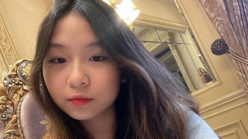 Setelah Sisca Kohl menemukan tambatan hatinya, kini netizen beramai-ramai mendekati sang adik yang sama-sama berwajah cantik.