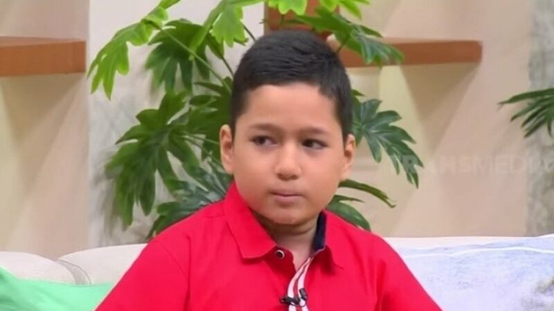 Faisal Hamudi, seorang anak berkebutuhan khusus yang berhasil melampaui keterbatasannya. Dia bahkan jago di banyak bidang olahraga.