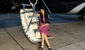 Lucinta Luna dalam unggahannya menyebut ingin beristirahat sementara dari media sosial. Dia diduga netizen akan melakukan operasi plastik.