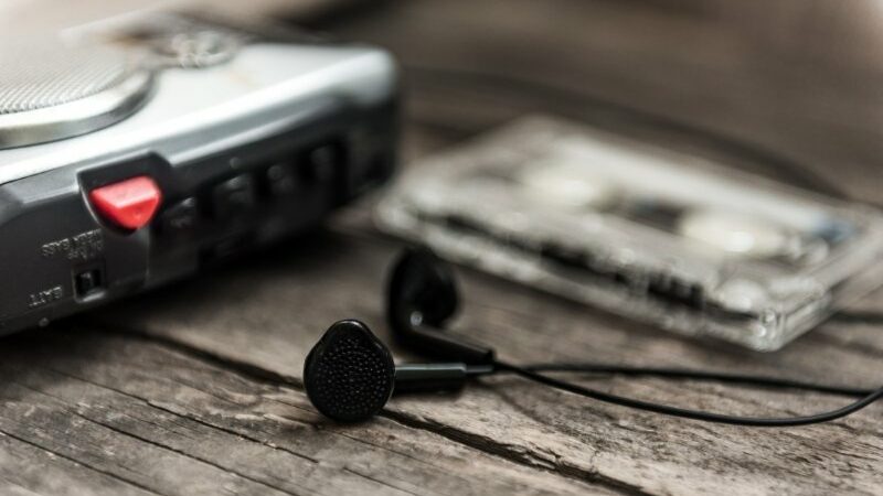 Musik dapat memberi perubahan dalam semua aspek kehidupan kita. Dengan mendengarkan musik, akan menjadi lebih tenang dan rileks terutama ketika merasa sangat gugup akan suatu hal.