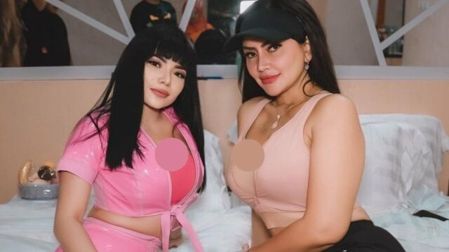 Dinar Candy membagikan foto dirinya dan Sisca Mellyana ketika keduanya berpose di atas ranjang, dikutip pada Senin (12/9/2022).