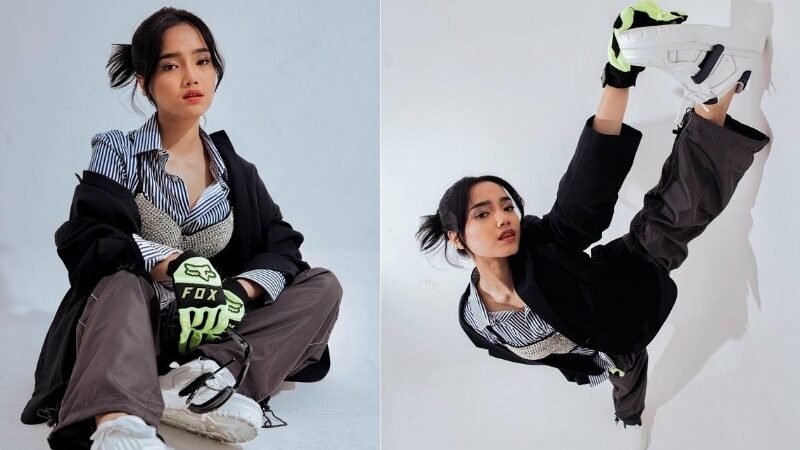 Fuji memang tak pernah kalah soal berpose, dia selalu memberikan yang terbaik dalam setiap pemotretan. Seperti yang terlihat ada photoshootnya baru-baru ini, pose dengan kaki mengangkang ke dinding dinilai sangat keren dan totalitas oleh penggemarnya.