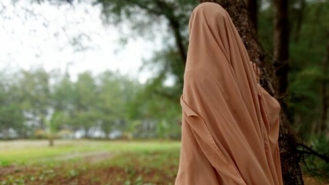 Cara Menata Hati dan Menjadi Wanita Solehah Ala Buya Yahya