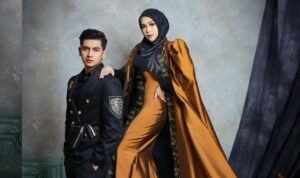 Cekricek.id - Ria Ricis dan sang suami, Teuku Rushariandi, membagikan hasil photoshoot mereka melalui akun media sosialnya, dikutip Jumat (23/9/2022). Pasangan suami istri yang baru dikaruniai seorang anak itu tampil dengan sangat serasi dan dengan setelan pakaian yang terlihat begitu mewah.