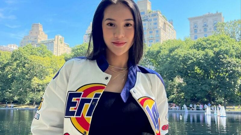 Cekricek.id - Anya Geraldine dipuji semakin positif vibe setelah memiliki pacar baru, hubungan asmaranya seolah telah dapat restu dari keluarga