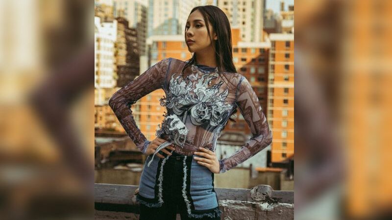 Cekricek.id - Berkat pesona dan kecantikan parasnya Anya Geraldine selalu jadi buah bibir, terutama saat kenakan outfit menerawang