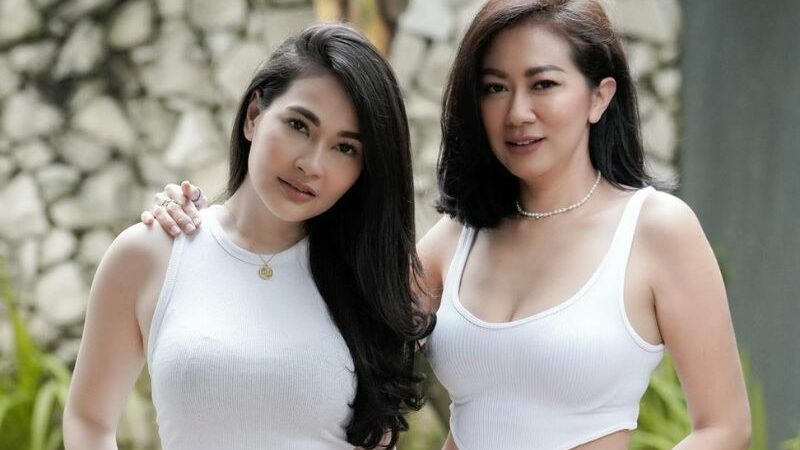 Cekricek.id – Bagi netizen tanah air, tidak asing lagi dengan Atien Simon dan Nila Patricia . Rela milih sambil mejamkan mata antar keduanya