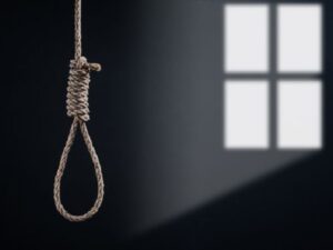 Salah satu hal yang tidak menyenangkan dalam hidup adalah merasa kesepian. Ditinggal orang yang dicintai bisa menyebabkan kesedihan yang mendalam dan bunuh diri