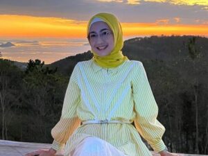 Cekricek.id - Sempat heboh kabar kedekatan Desy Ratnasari dan Nassar. Tapi kini anggota DPR tersebut tak mempermasalahkan profesi pasangan