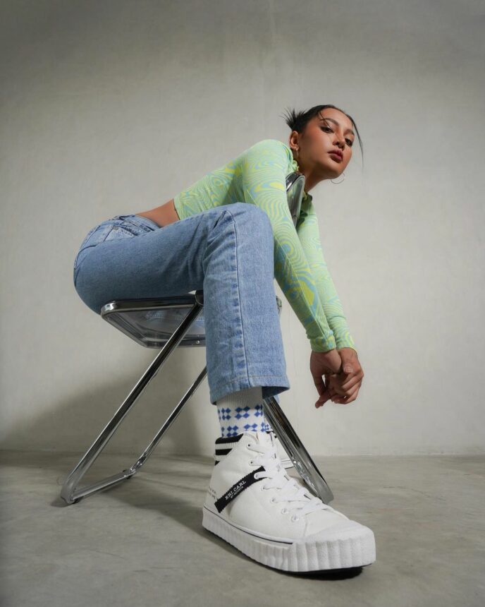 Gaya Casual Erika Carlina Dipuji Jadi Si Paling Cantik 2 Lampiran Gambar