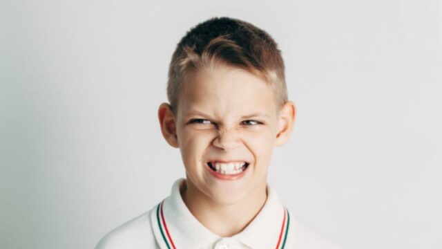 Cekricek.id - Kebiasaan berbagai orang untuk menggerakkan gigi rupanya memiliki berbagai dampak untuk kesehatan. Sebagaimana pendapat ahli.