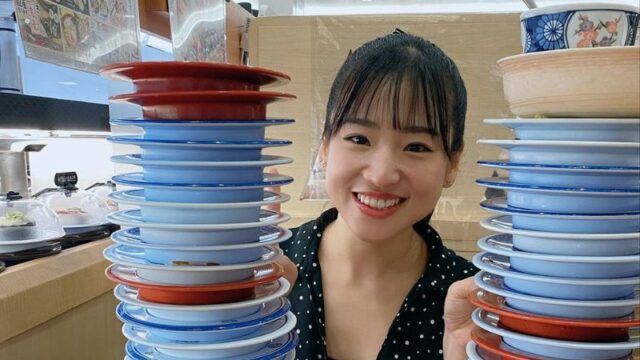 Cekricek.id - Artis cantik Haruka Ini membuat banyak netizen salfok. Terutama ketika dirinya memposting foto saat selesai makan sushi