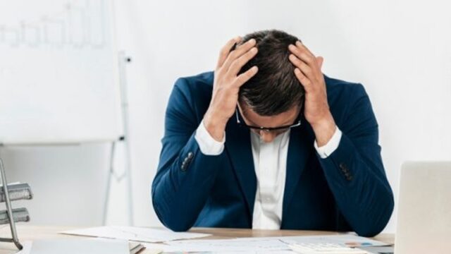 Setiap kita memiliki masalah dalam menjalani kehidupan, ada masalah kecil dan juga melewati masalah besar yang kadang membuat manusia mengeluh.