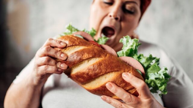 Cekricek.id - Gak perlu khawatir berat badannya akan bertambah secara drastis, bila makan banyak, 4 makanan ini cocok dan tak buat gemuk