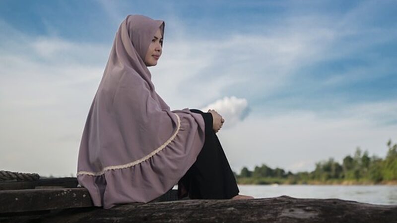 Penampilan menarik tidak harus merubah bentuk fisik yang diberikan oleh Allah, namun dalam Islam ada cara agar tampil menarik.