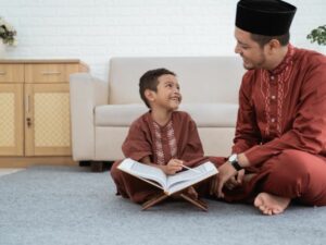Cekricek.id - Bagaimana hukumnya jika membaca Al-quran hanya terjemahan saja karena tidak bisa baca dan belum lancar tulisan arab