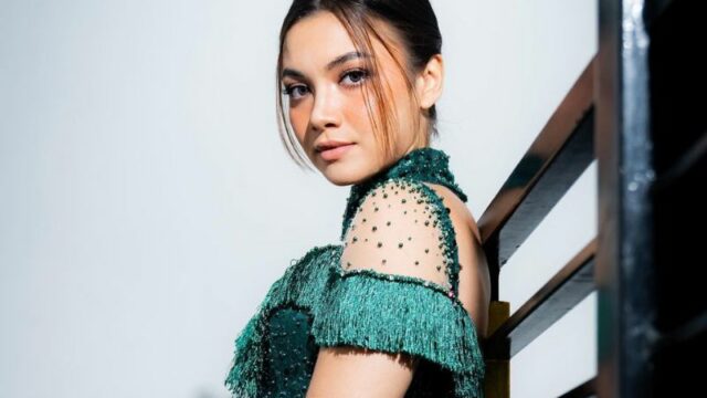 Cekricek.id - Sosok artis cantik Angela Gilsa dianggap memang selalu totalitas dalam berbagai hal. Terutama saat promosikan iklan ketika mandi