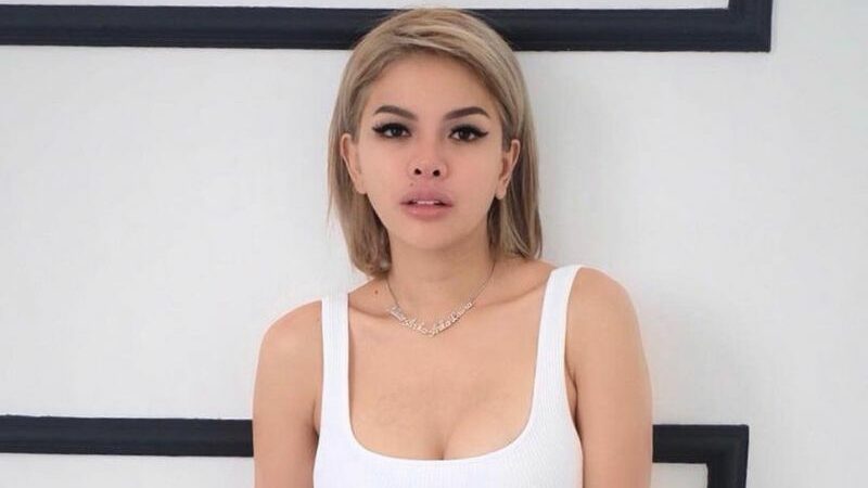 Cekricek.id - Kekasih Nikita Mirzani mendapat banyak pujian karena menemani anak sang pacar untuk liburan, padahal Niki sedang ditahanan