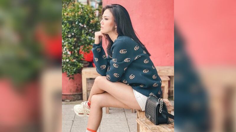 Cekricek.id - Berbagai postingan daripada wanita cantik bernama Nita Gunawan selalu menjadi pusat perhatian, kini butuh pelukan dan sentuhan