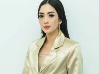 Ririn Dwi Ariyanti curhat gak bicara dengan mantan suami selama bertahun-tahun saat menikah, hingga harus cari nafkah sendiri.