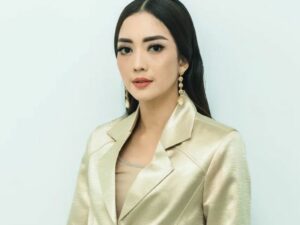 Ririn Dwi Ariyanti curhat gak bicara dengan mantan suami selama bertahun-tahun saat menikah, hingga harus cari nafkah sendiri.