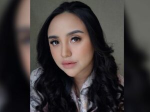 Cekricek.id - Awal memutuskan untuk pindah agama, Salmafina Sunan mengalami berbagai kesulitan, begini awal mula mengenal pendeta