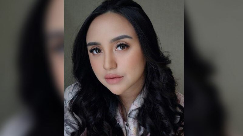 Cekricek.id - Awal memutuskan untuk pindah agama, Salmafina Sunan mengalami berbagai kesulitan, begini awal mula mengenal pendeta