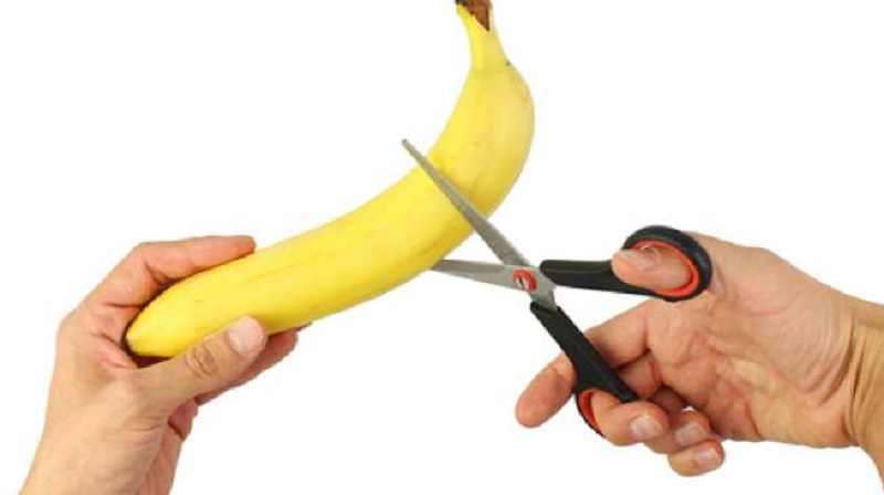 Gara-gara mau kawin lagi, nasib naas menimpa pria ini. Pria berinisial E, warga Cikarang Utara, Kabupaten Bekasi, Jawa Barat (Jabar) harus merelakan kehilangan 'otong' atau alat vitalnya ini.