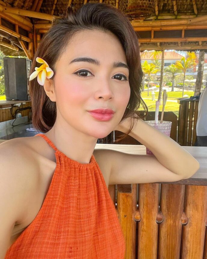 Wika Salim Dipuji Punya Wajah Sangat Manis dan Segar 2 Lampiran Gambar