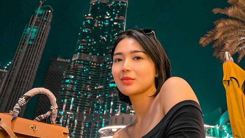 Cekricek.id - Menerima berbagai pujian bukan lagi hal baru bagi seorang penyanyi dangdut Wika Salim. Kali ini ia dipuji begitu gemoy dan natural.