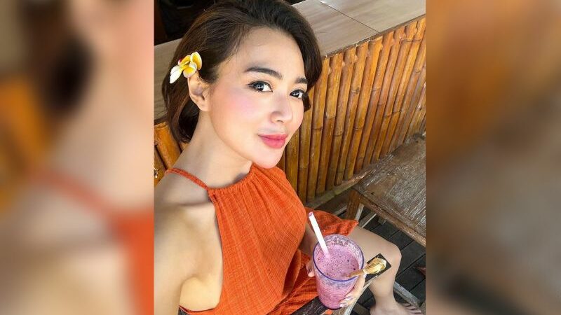 Cekricek.id - Banyaknya netizen kembali mengucapkan istighfar, sekaligus tiga pujian melihat kecantikan dari Wika Salim, penampillan begitu segar