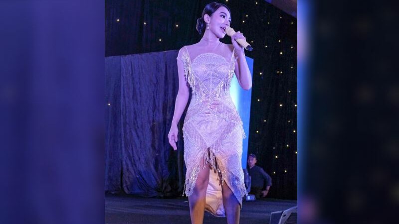 Cekricek.id - Intip penampilan Wika Salim menggunakan berbagai model mini dress saat di atas panggung tentu saja selalu menarik perhatian