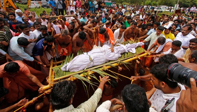 Biasanya buaya menjadi hewan yang sangat ditakuti. Bagaimana tidak hewan buas ini merupakan predator yang sangat berbahaya